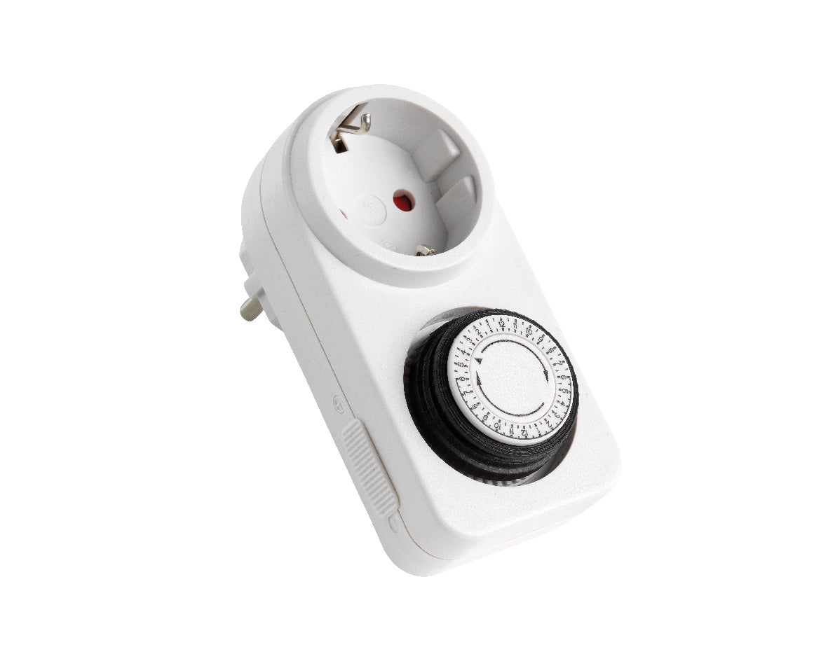 Christmas Lights Timer GB plug adaptor, Indoor use Southwood Garden