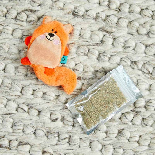 Zoon - Nip-it Refillable Catnip Fox Cat Toy - Sachet Included