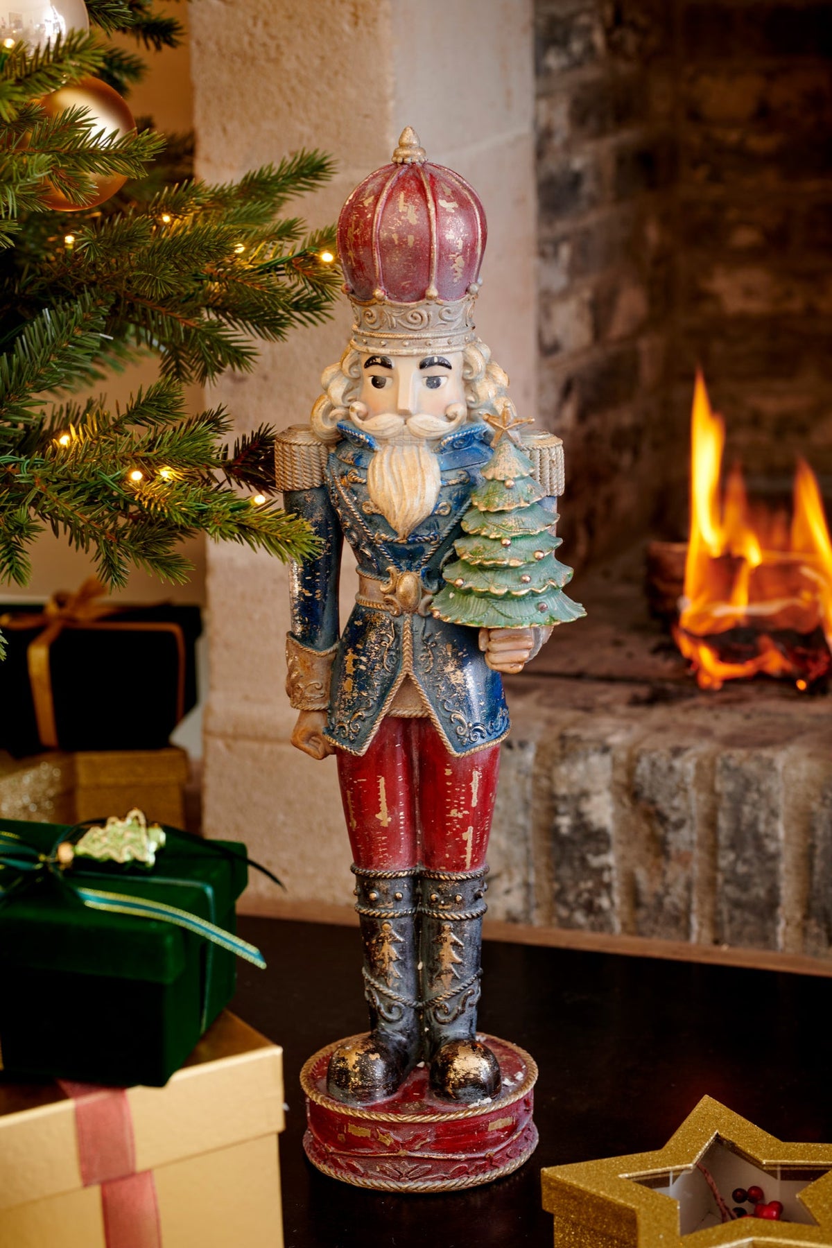 Large Traditional Antique Rustic Finish Nutcracker with Christmas Tree 60cm