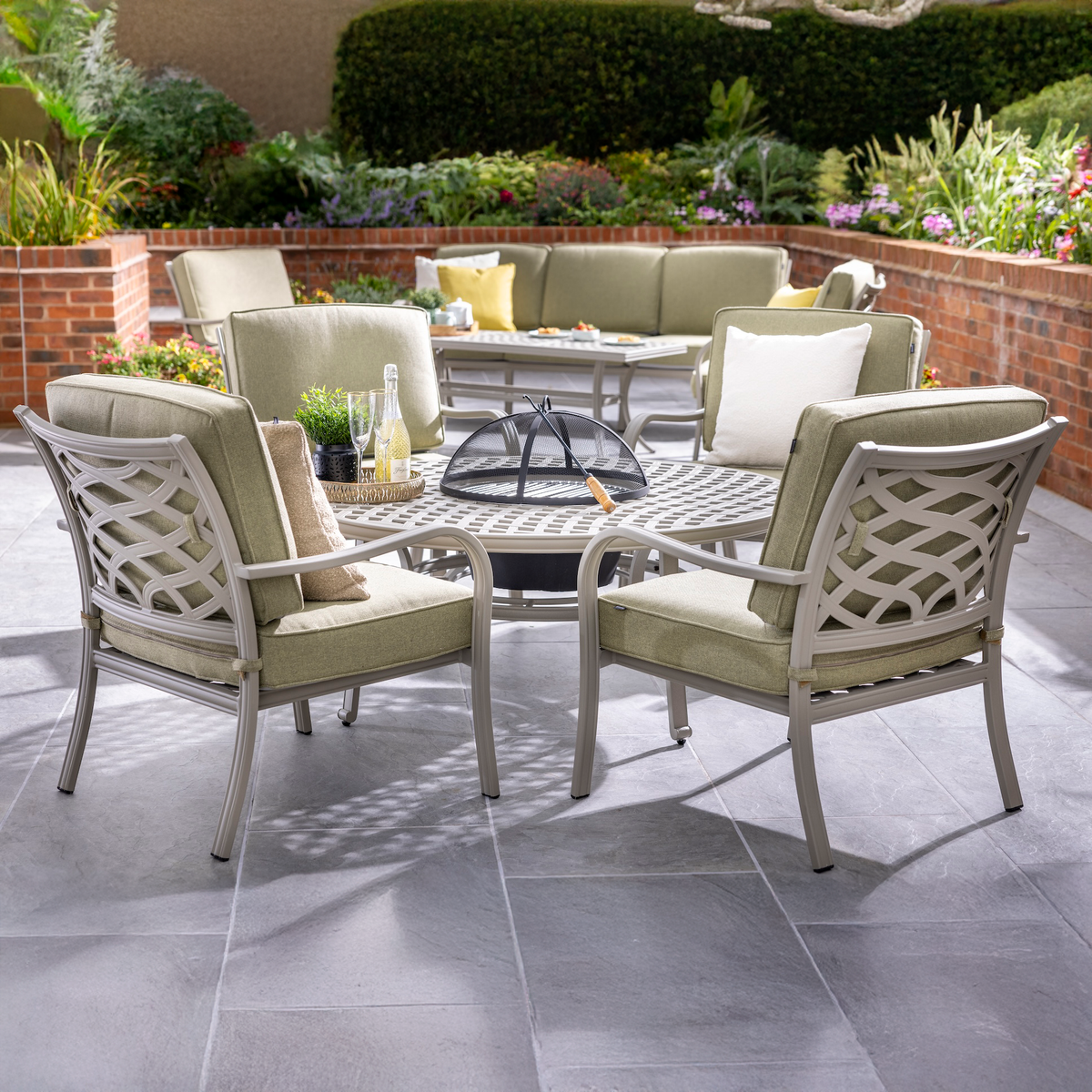 Hartman - Buxton Cast Aluminium 4 Seat Cosy Fire Pit Ice Bucket Lounge Set in Maize with Wheatgrass Cushions