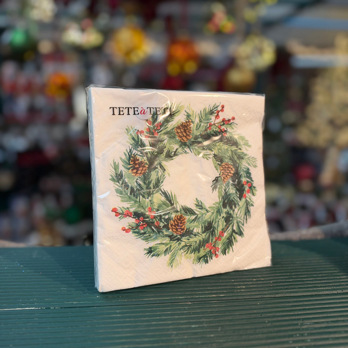 Christmas Wreath with Pinecones 33cm Napkins