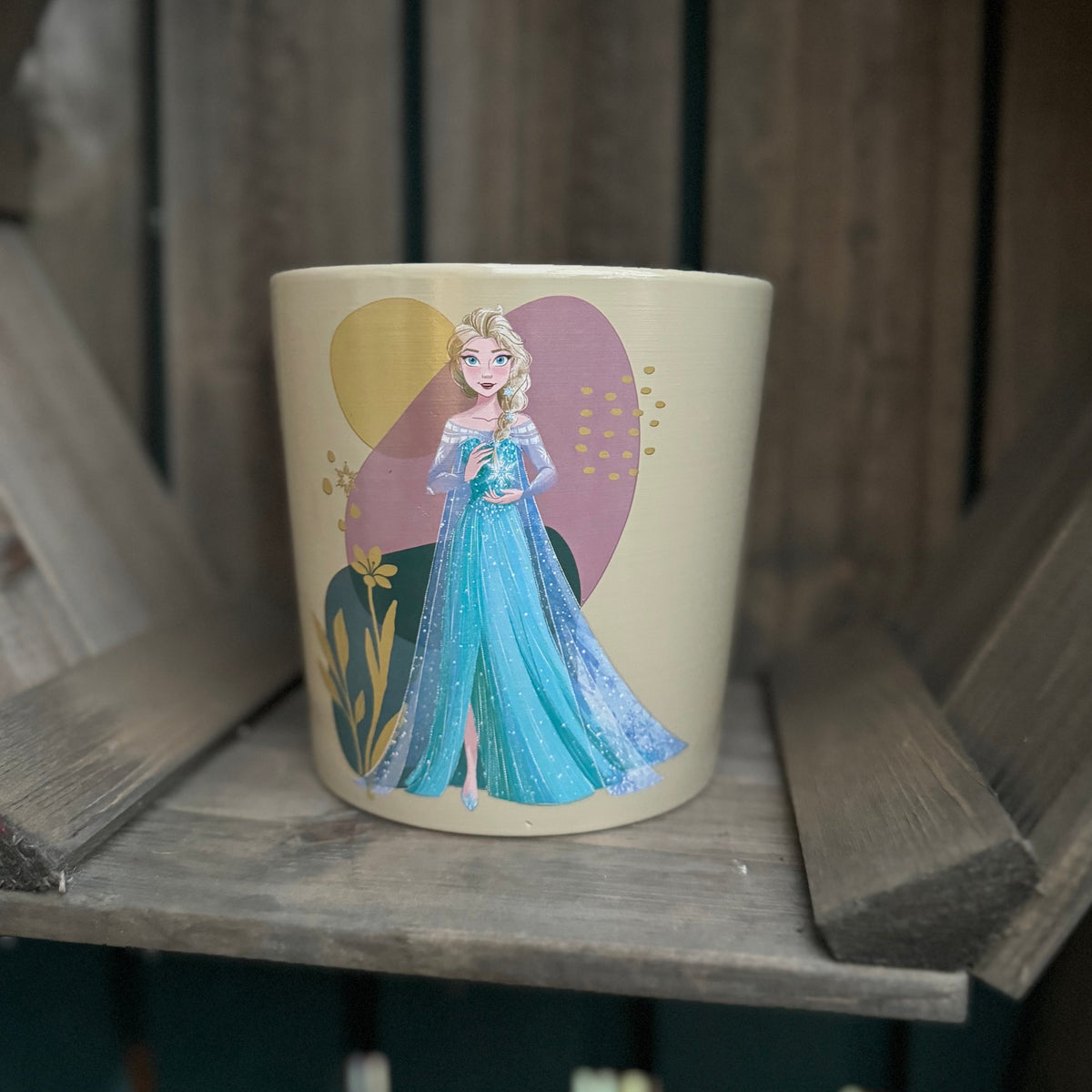 Disney Frozen Elsa Cream House Plant Pot - Large – Southwood Garden Centre