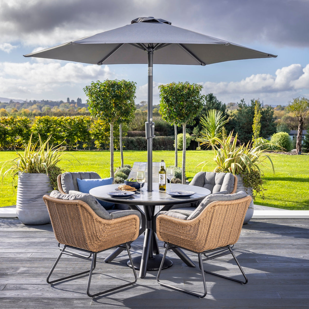 Hartman - Rayo 4 Seat Dining Set with 2.5m Parasol & Base