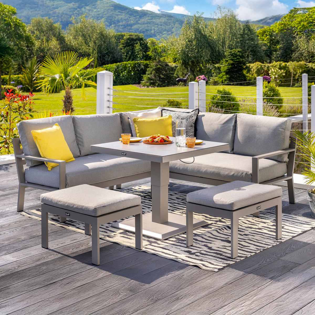 Hartman - Rio Square Casual Corner Dining Set with Adjustable Table & Stools